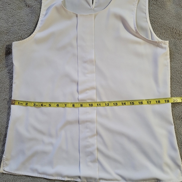 Calvin Klein Women’s Size Medium White Sleeveless Blouse w Pleated Front Panel - Picture 11 of 12